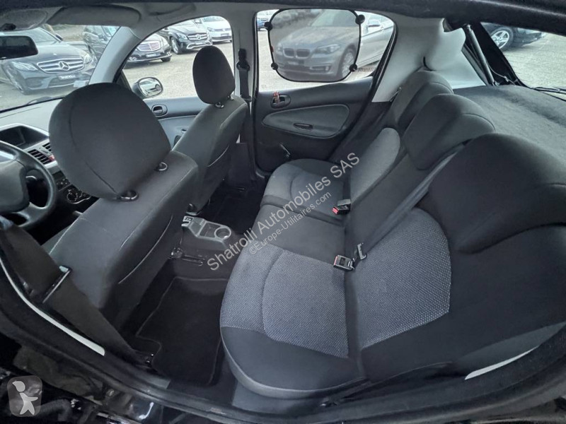 Autoutilitară Peugeot 1.1 i 60ch 4cv 5Portes...