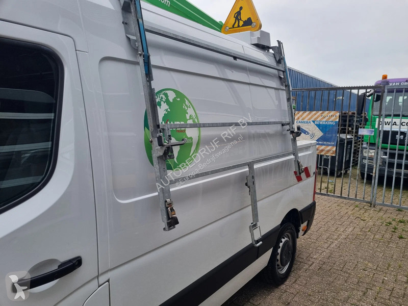 Véhicule utilitaire Renault 2.3 DCI Hoogwerker...