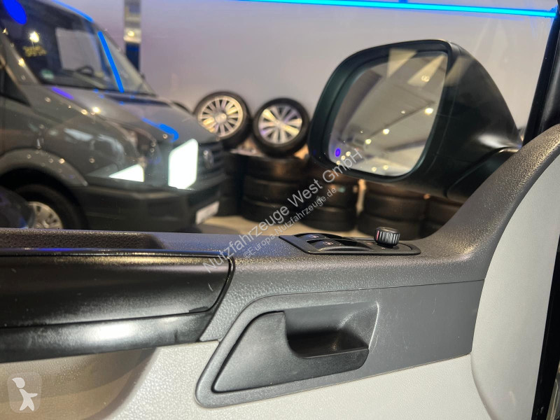 Véhicule utilitaire Volkswagen T5...