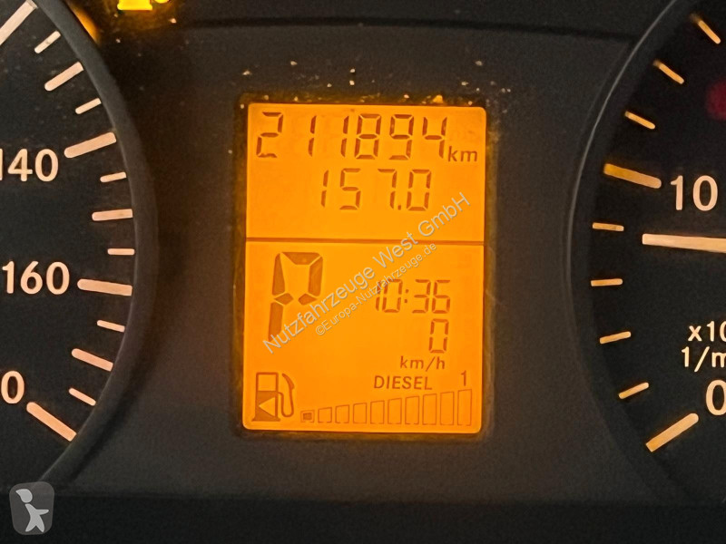 Véhicule utilitaire Mercedes 313...