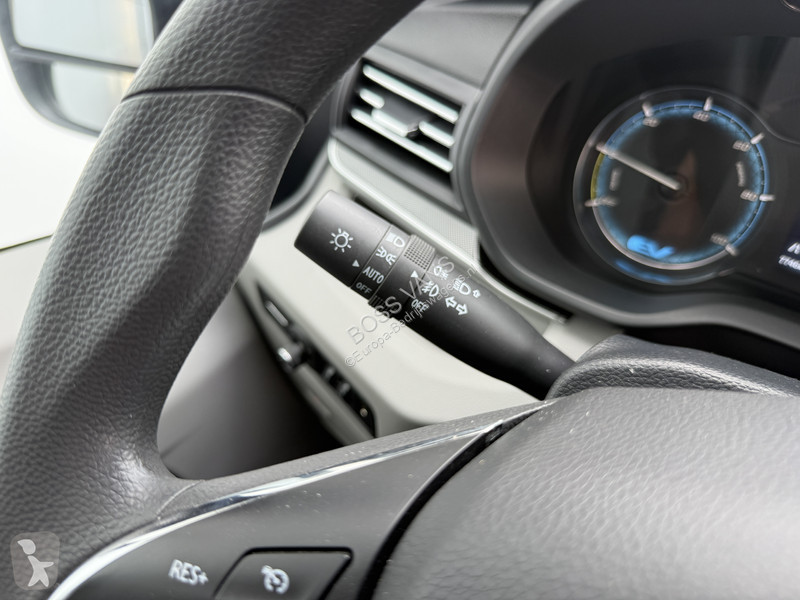 Véhicule utilitaire Maxus e 9 65kWh 204PK e 9
