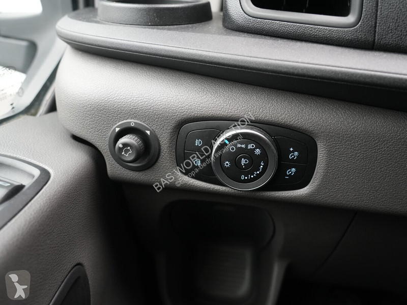 Véhicule utilitaire Ford 130pk
