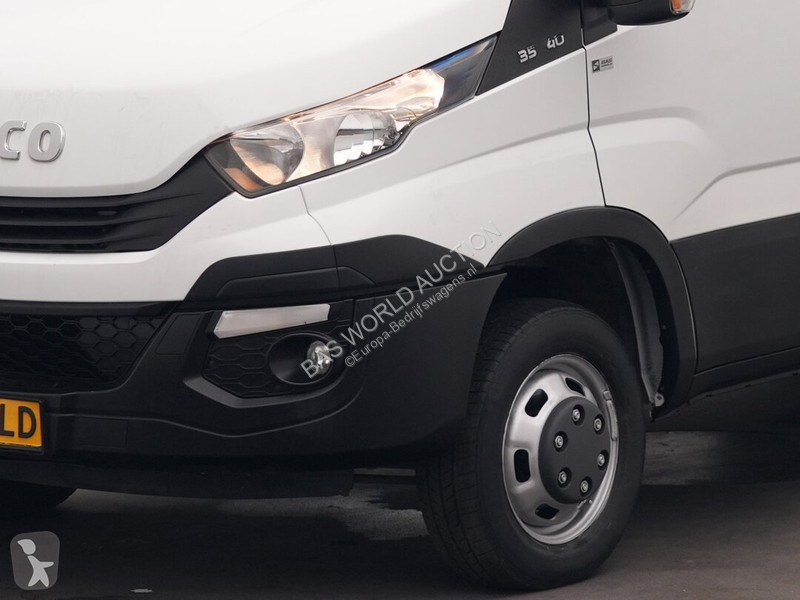 Véhicule utilitaire Iveco 35C14
