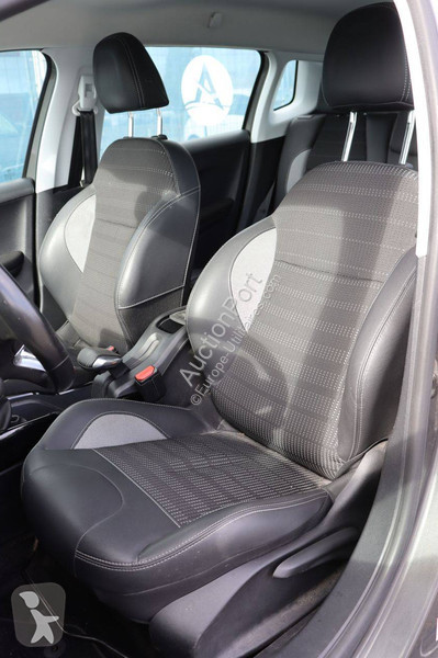 Véhicule utilitaire Peugeot