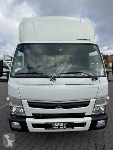 Véhicule utilitaire Mitsubishi Fuso