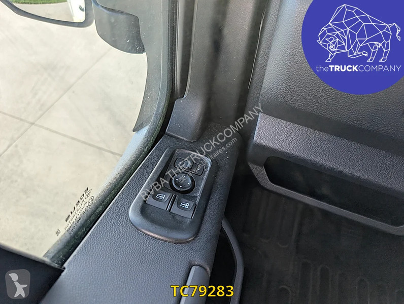 Véhicule utilitaire Renault 2.3 DCI KOFFER MET...