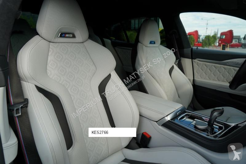 Véhicule utilitaire BMW M8