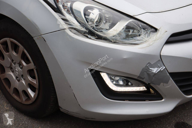 Hyundai i30 van