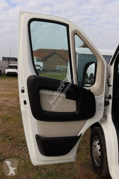 Véhicule utilitaire Peugeot