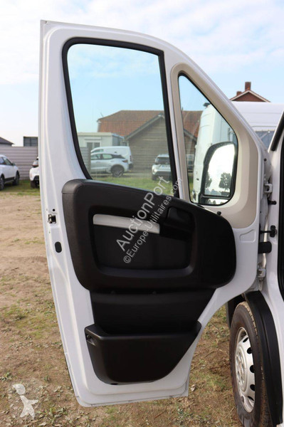 Véhicule utilitaire Peugeot