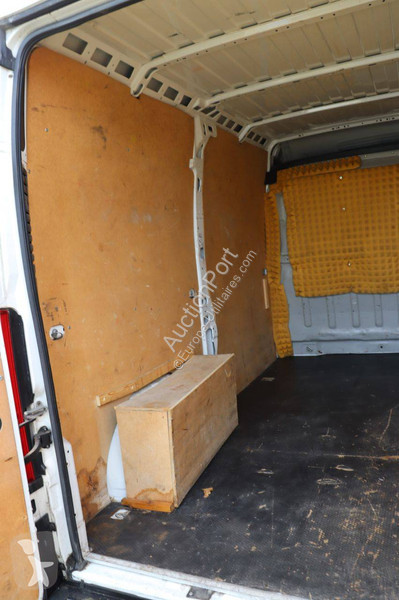 Véhicule utilitaire Peugeot