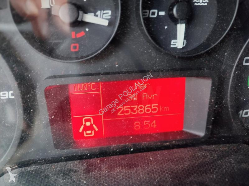Véhicule utilitaire Iveco CAISSE POLYFOND...