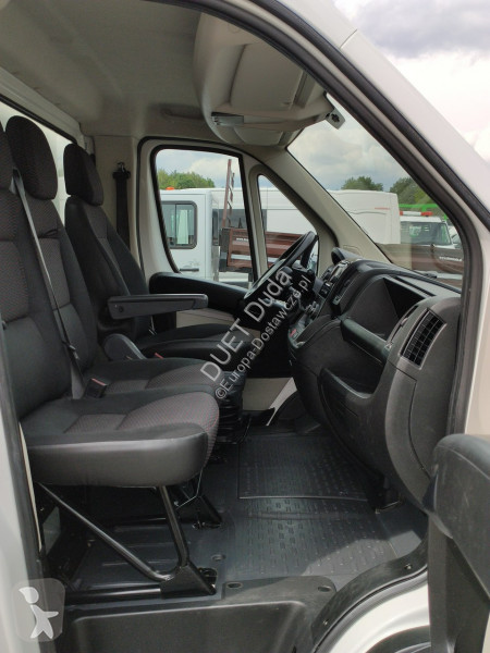 Véhicule utilitaire Peugeot