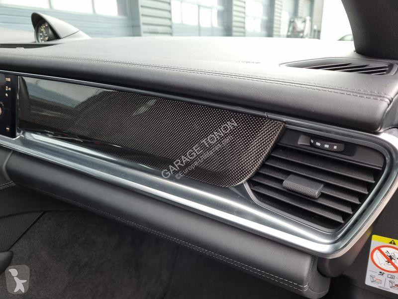 Véhicule utilitaire Porsche