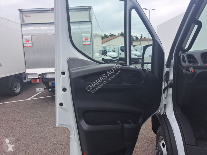Autoutilitară Iveco 35C18 A8 180CV 3L HAYON...