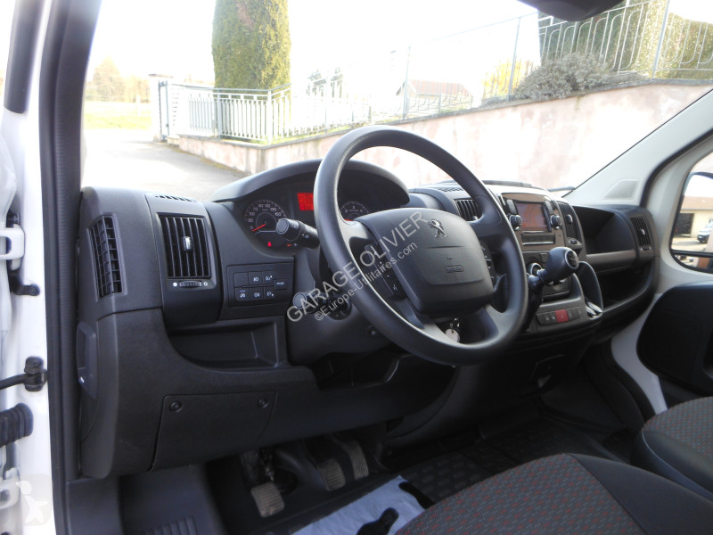 Autoutilitară Peugeot 435 L4H2 2.2 Bluehdi 140...