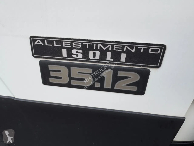 Véhicule utilitaire Nissan 35.12 + ISOLI 21...