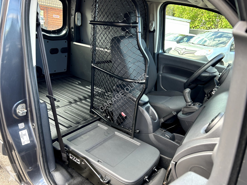 Véhicule utilitaire Mercedes Compact 109 1.5...
