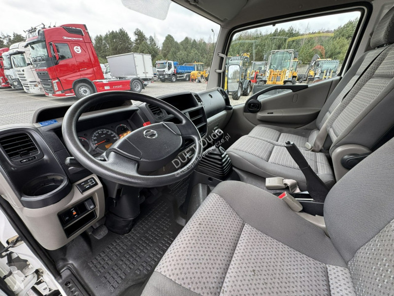 Véhicule utilitaire Nissan
