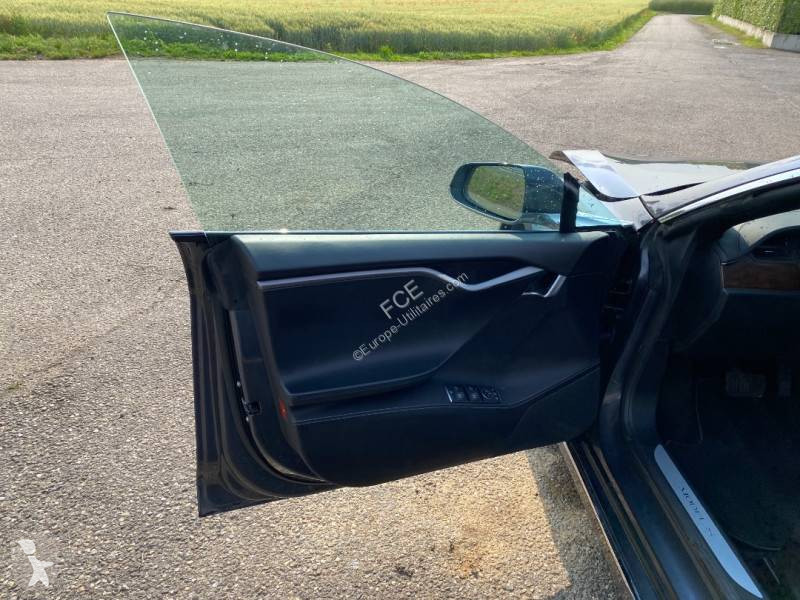 Véhicule utilitaire Tesla