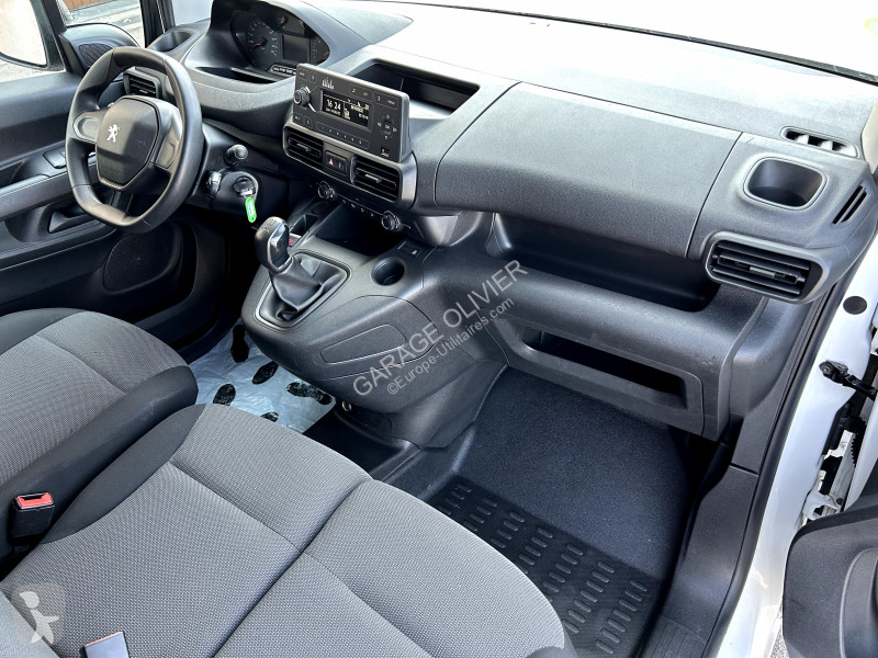 Peugeot Standard 650KG 1.5 Bluehdi 100 Premium van