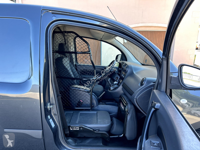 Véhicule utilitaire Mercedes Compact 109 1.5...