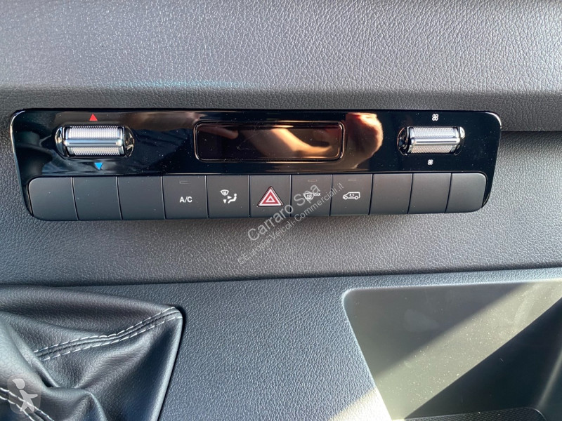 Autoutilitară Mercedes Furgone Traz. Post