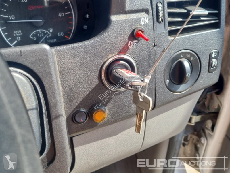 Véhicule utilitaire Mercedes 316