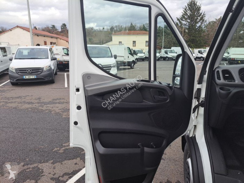 Veicolo commerciale Iveco 35S18 A8 180CV 3L...