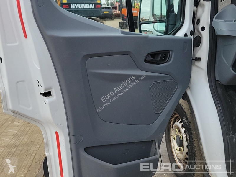 Véhicule utilitaire Ford 350