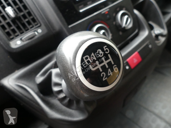 Véhicule utilitaire Peugeot