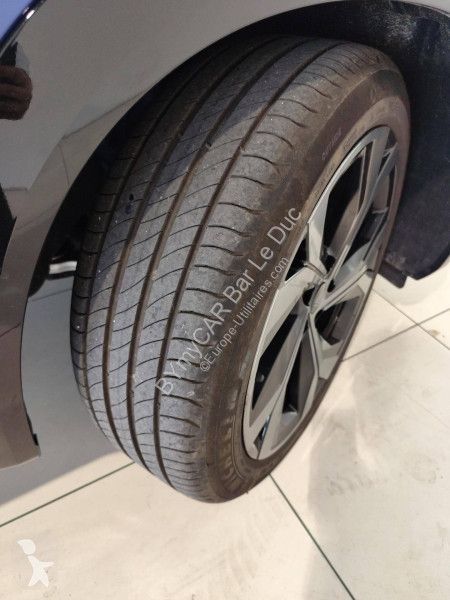 Veicolo commerciale Renault Austral full hybrid...