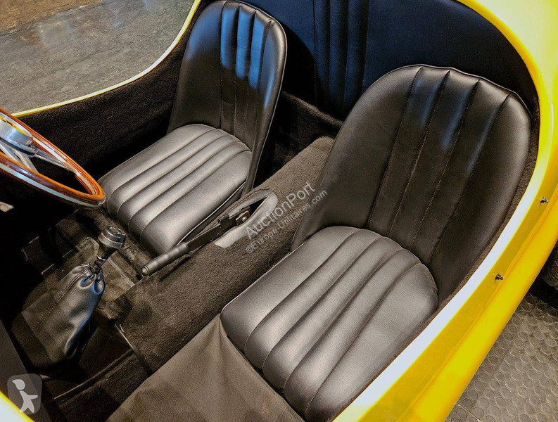 Véhicule utilitaire Ferrari  Vintage Racer...