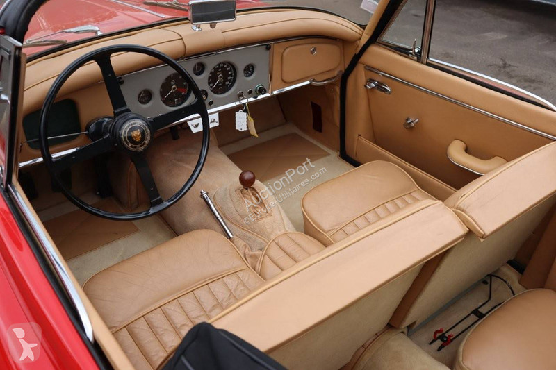 Véhicule utilitaire Jaguar 150 DHC