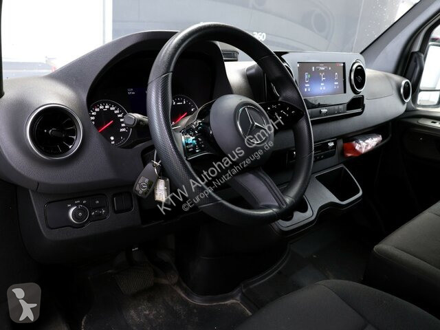 Véhicule utilitaire Mercedes 317...