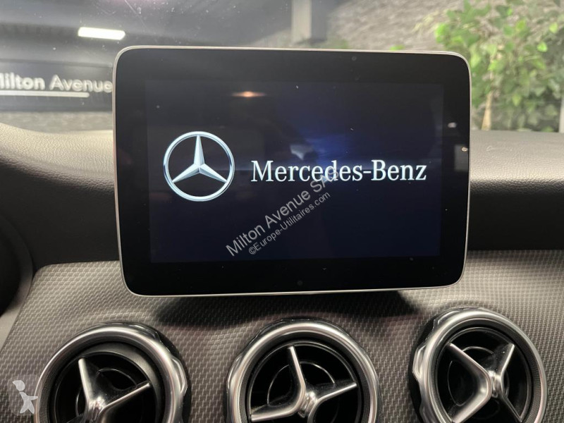 عربة نفعية Mercedes GLA 180  Inspiration