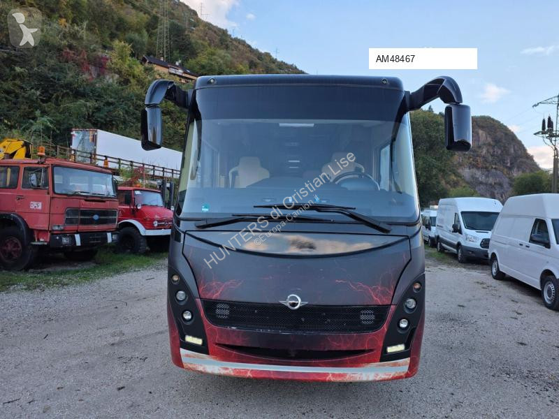 Véhicule utilitaire Carthago LINER DE LUXE 82 Q