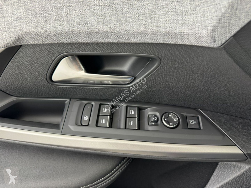 Véhicule utilitaire Peugeot 1.2 Hybrid 145 GT...
