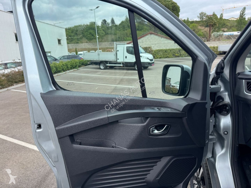 Véhicule utilitaire Renault L2H1 3T BLUE DCI...
