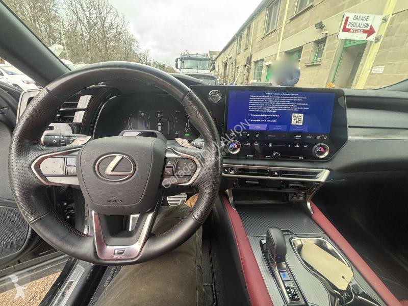 Samochód dostawczy Lexus 500H