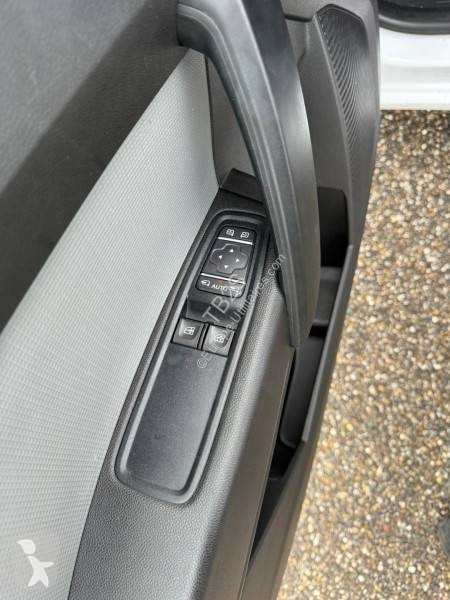 Véhicule utilitaire Nissan