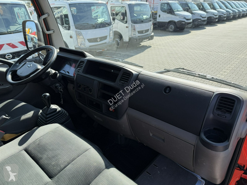 Nissan  Transporter