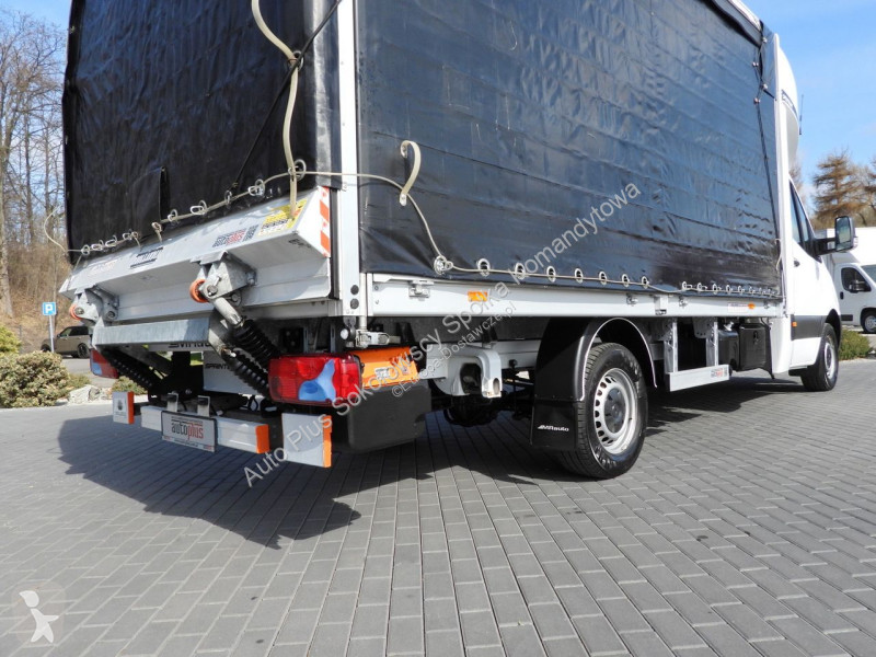 Autoutilitară Mercedes 23RANSIT