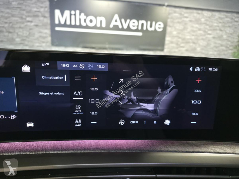 عربة نفعية Peugeot 3008 1.2i Hybrid -136 - BV...