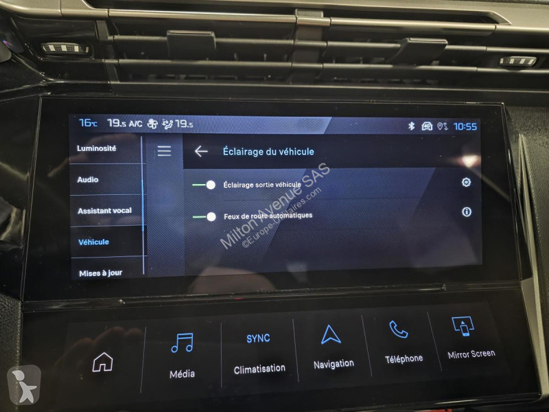 Véhicule utilitaire Peugeot 408 1.2i Hybrid...