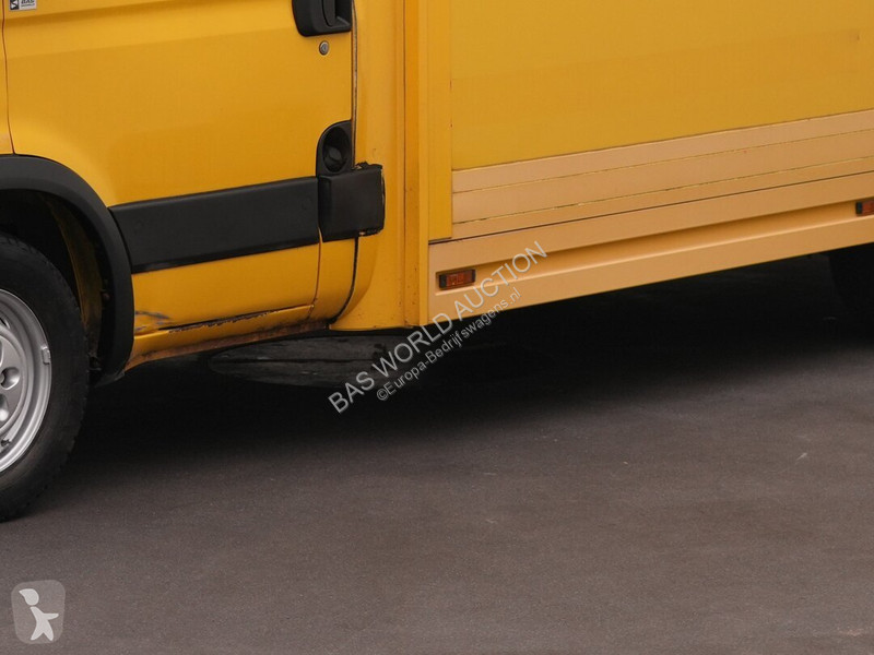 Véhicule utilitaire Iveco 35S11