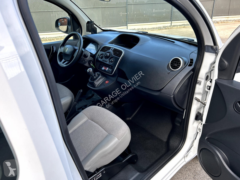 Лекотоварен автомобил Renault Maxi Grand Volume...