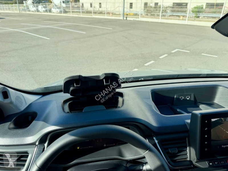 Véhicule utilitaire Renault L2H1 3T DCI 150...