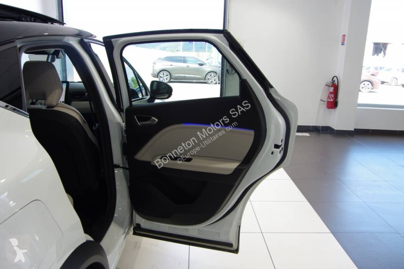 Samochód dostawczy Renault (2) Initiale Paris...