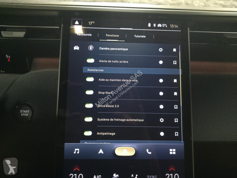 Véhicule utilitaire Citroën C5 AIRCROSS 1.2i...
